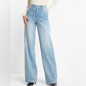 EXPRESS NWT High Waisted Light Wash Modern Wide Leg Jeans